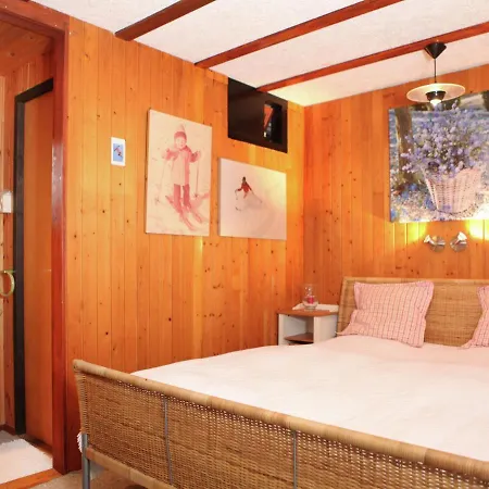 Ferienhaus Spacious In With Open Fire